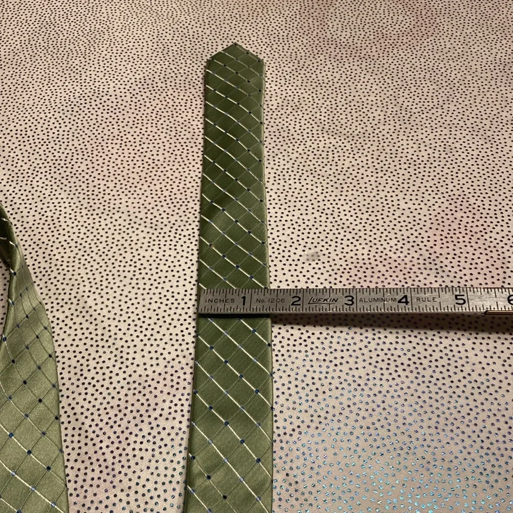 Croft & narrow men’s tie in good condition